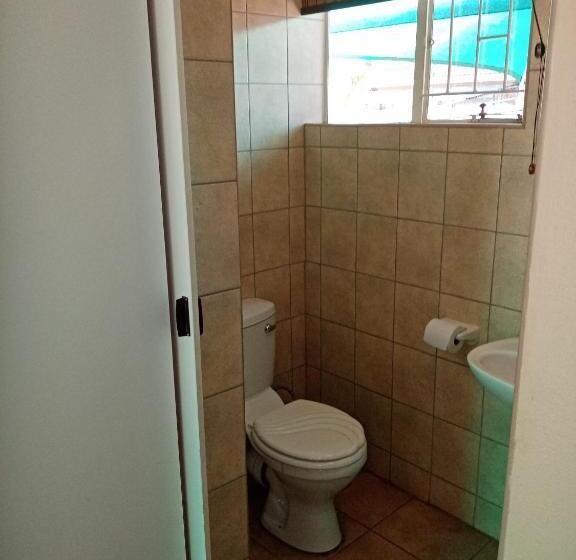 חדר אקונומי, De La Rose Guesthouse