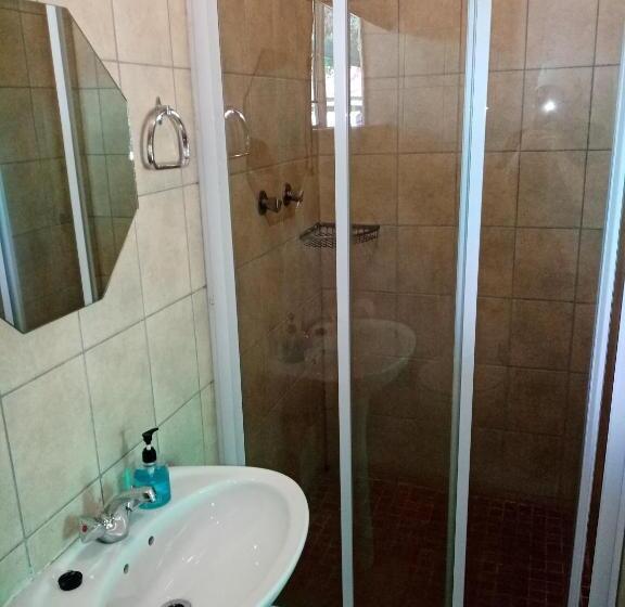 غرفة إقتصادية, De La Rose Guesthouse