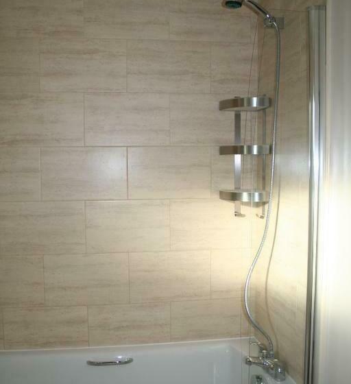 غرفة عائلية, Yorkway Motel