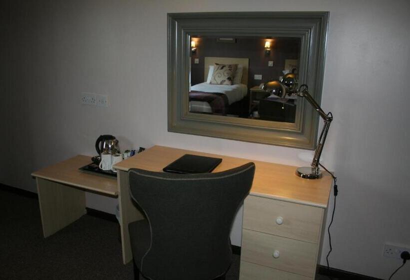 غرفة عائلية, Yorkway Motel