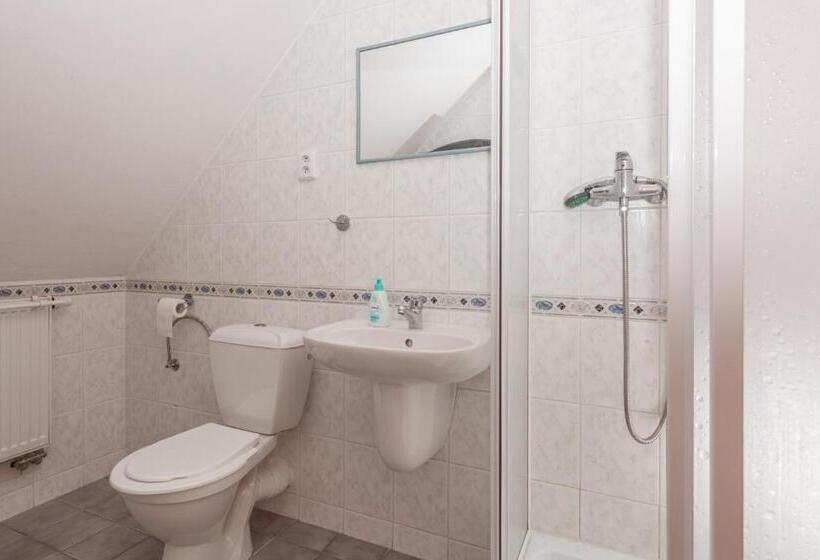 标准间, Penzión Javor