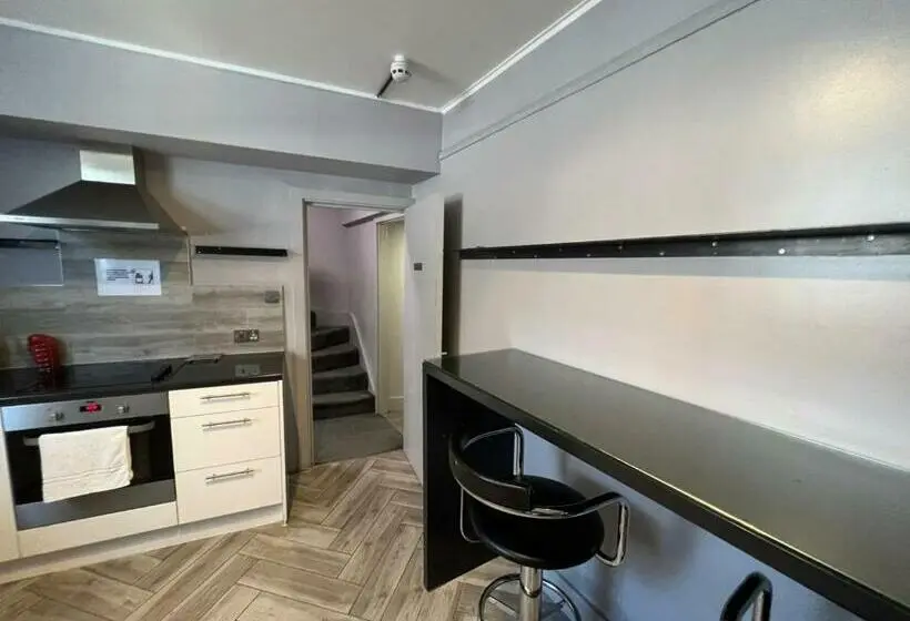اتاق استاندارد با سرویس بهداشتی مشترک, Petticoat Accommodations