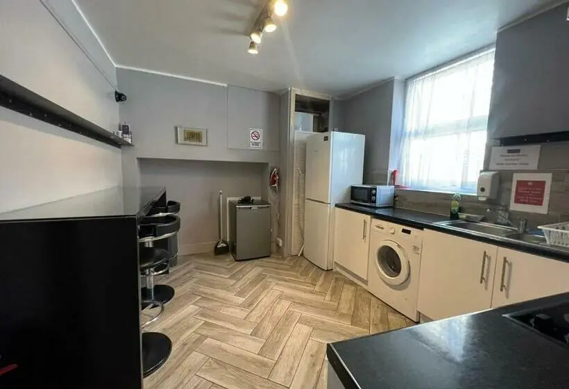 اتاق استاندارد با سرویس بهداشتی مشترک, Petticoat Accommodations