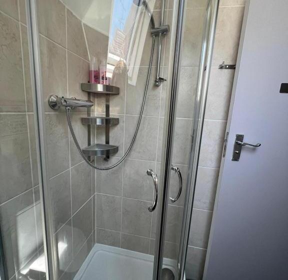 豪华房间, Petticoat Accommodations