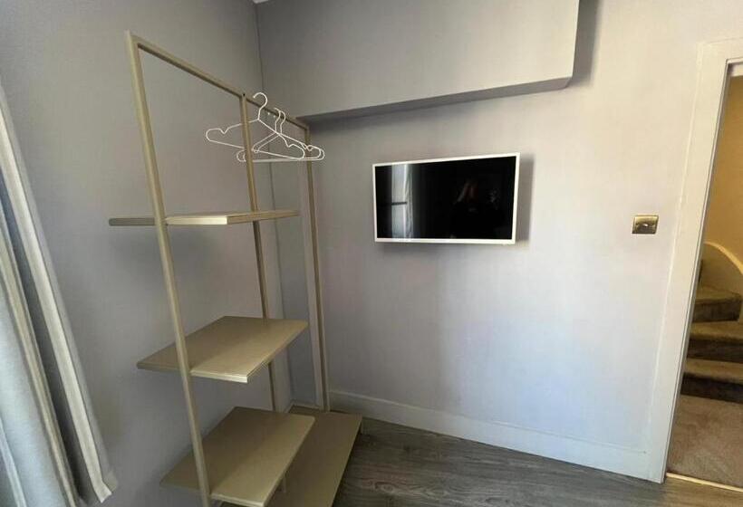 豪华房间, Petticoat Accommodations