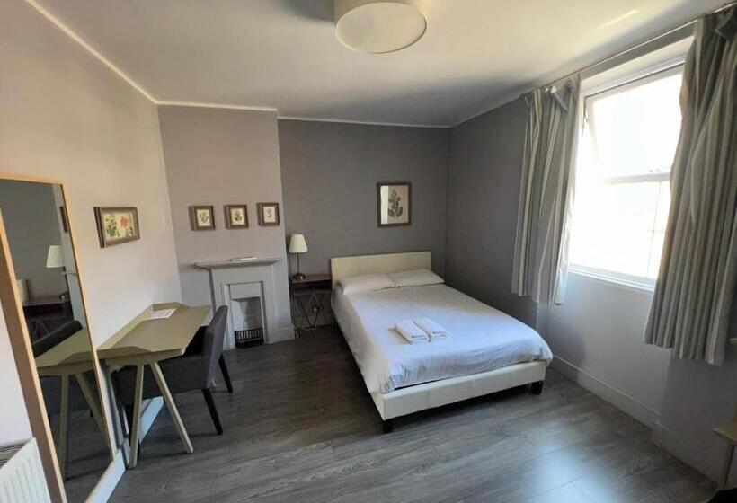 豪华房间, Petticoat Accommodations