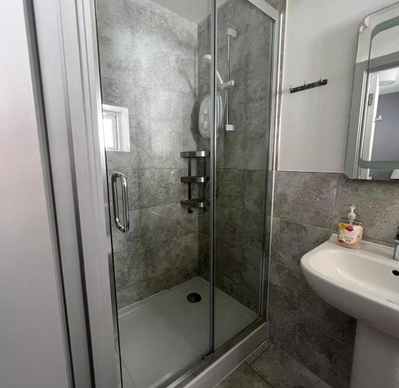 豪华工作室, Petticoat Accommodations