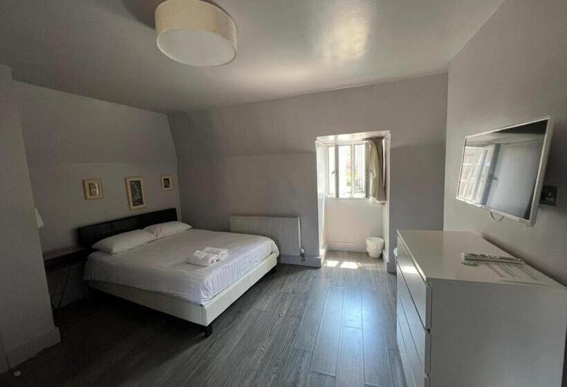 小型豪华套房, Petticoat Accommodations