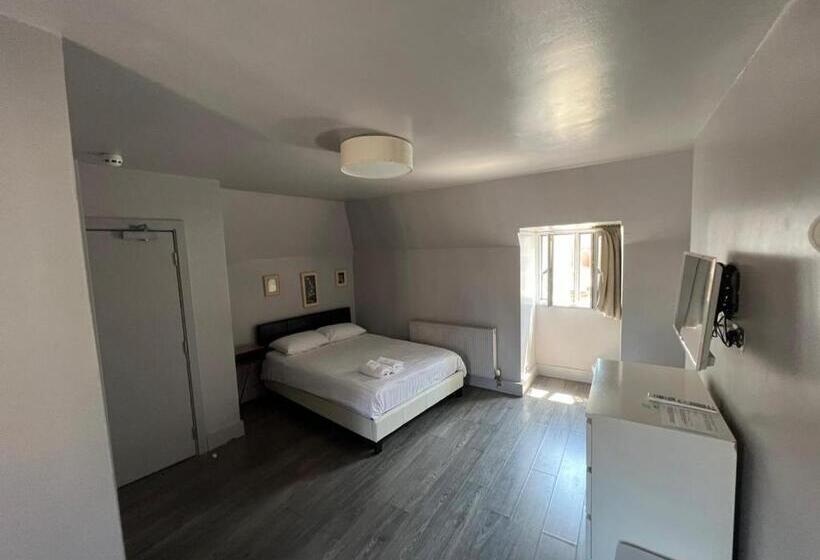 Полулюкс Повышенной Комфортности, Petticoat Accommodations