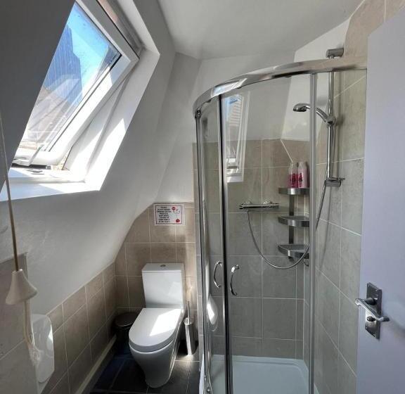 小型豪华套房, Petticoat Accommodations