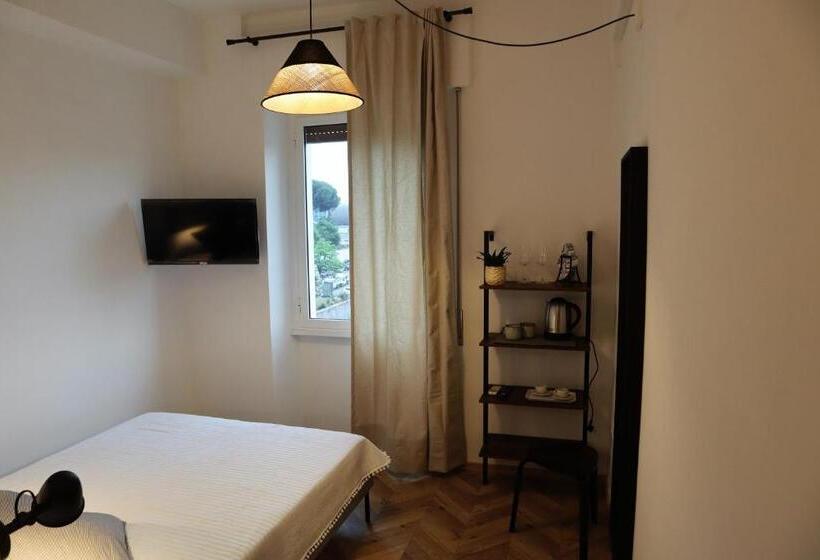 חדר בסיסי, Casavalentina