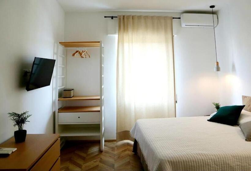 דירה בת חדר שינה 1 עם מרפסת, Casavalentina