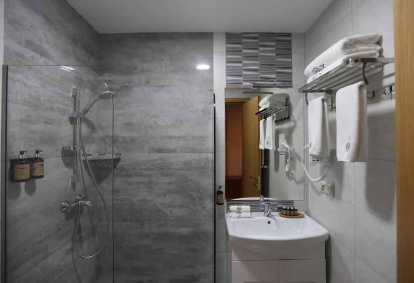 اتاق استاندارد با تخت بزرگ, Mukhrantubani Boutique