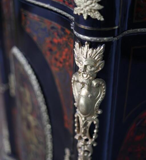 سوییت خانوادگی, Mukhrantubani Boutique