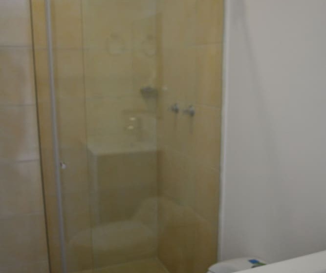 غرفة قياسية ثلاثية, Royal Cid Bogota