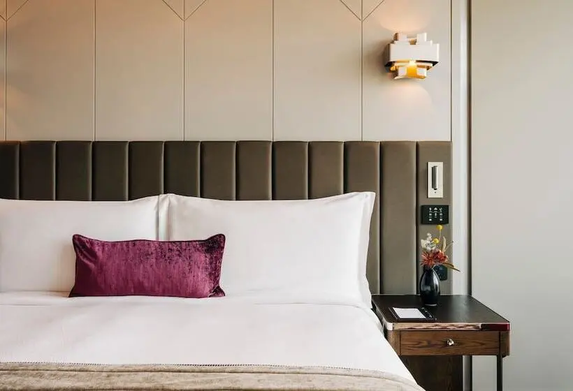 景色の見えるダブルベッドスタンダードルーム, The Tasman, A Luxury Collection Hotel, Hobart