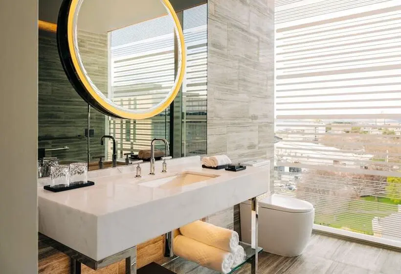 景色の見えるダブルベッドスタンダードルーム, The Tasman, A Luxury Collection Hotel, Hobart