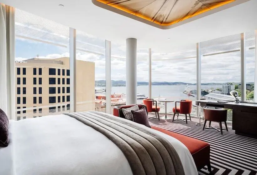 景色の見えるダブルベッドスタンダードルーム, The Tasman, A Luxury Collection Hotel, Hobart
