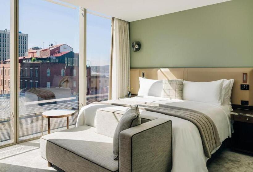 带大床的套房, The Tasman, A Luxury Collection Hotel, Hobart