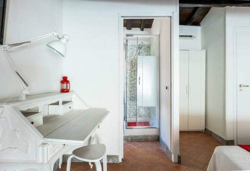 חדר דלוקס לשלושה, Vg Fontana Di Trevi 5 Stelle Camera Con Balcone