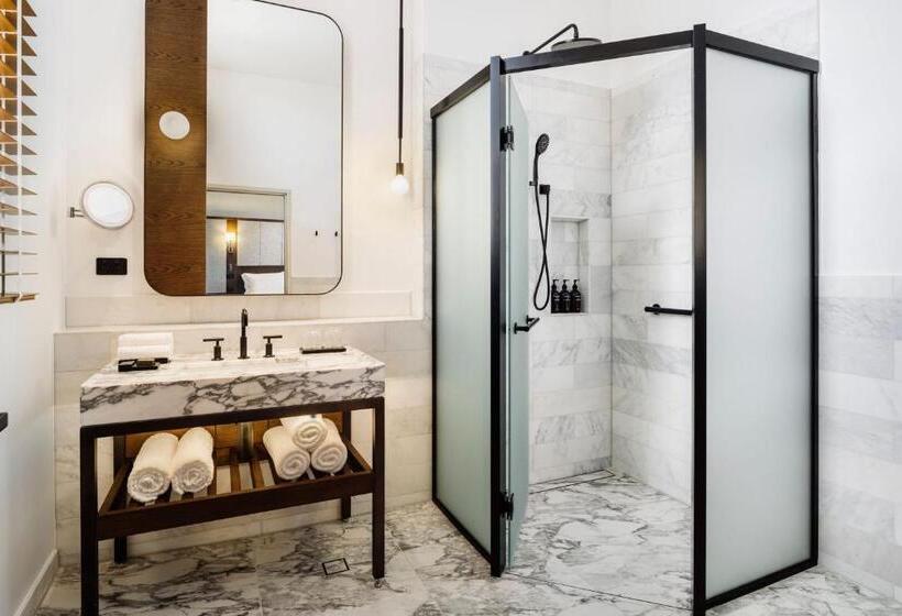 带大床的标准间, The Tasman, A Luxury Collection Hotel, Hobart