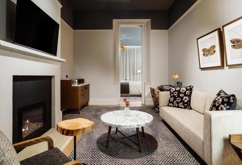 스위트 킹사이즈 침대, The Tasman, A Luxury Collection Hotel, Hobart
