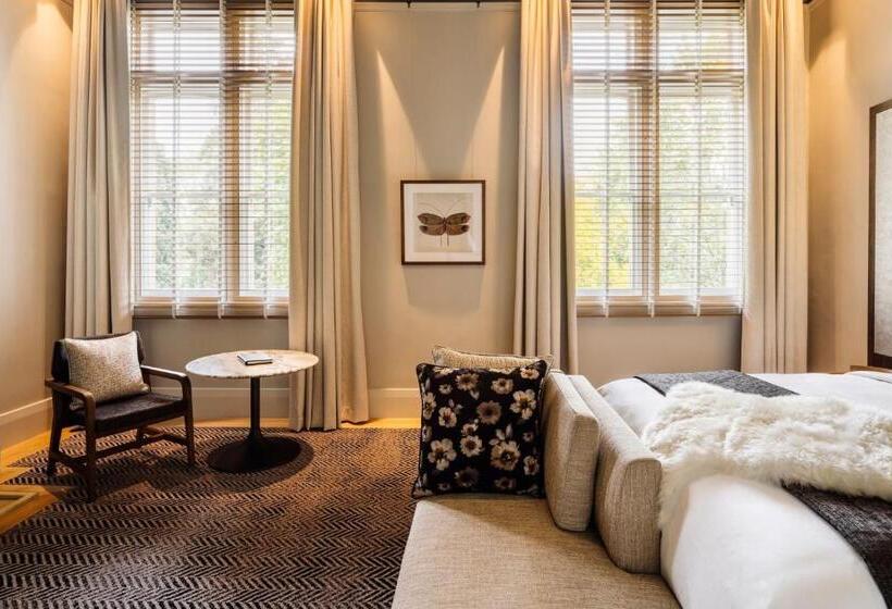 带大床的标准工作室, The Tasman, A Luxury Collection Hotel, Hobart