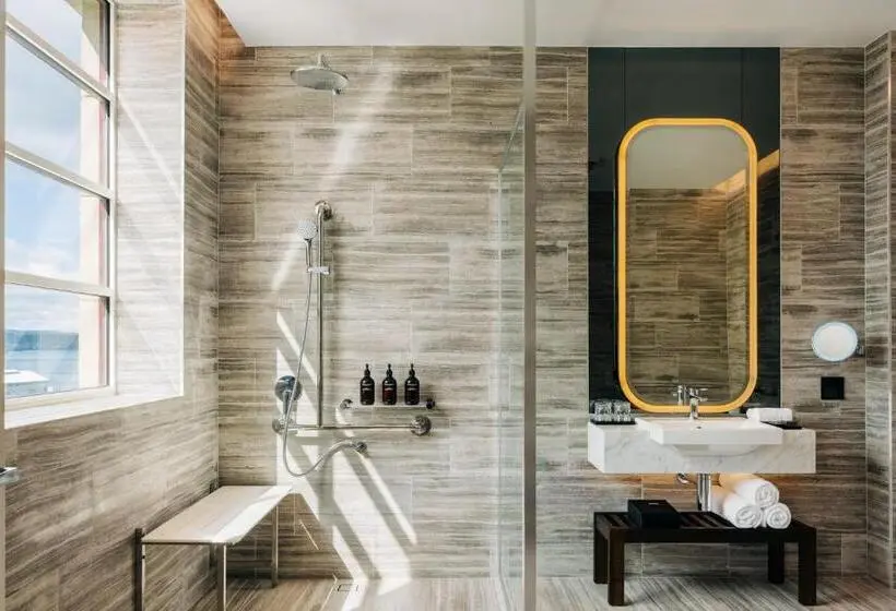障害者適応デラックスルーム, The Tasman, A Luxury Collection Hotel, Hobart
