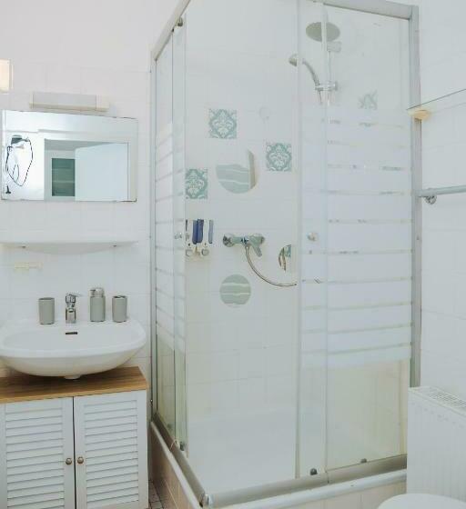 اتاق لوکس خانوادگی, Weserstern