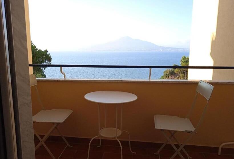 اتاق استاندارد با بالکن و چشم‌انداز دریا, Filangieri 23   Luxury B&b   Sorrento Coast