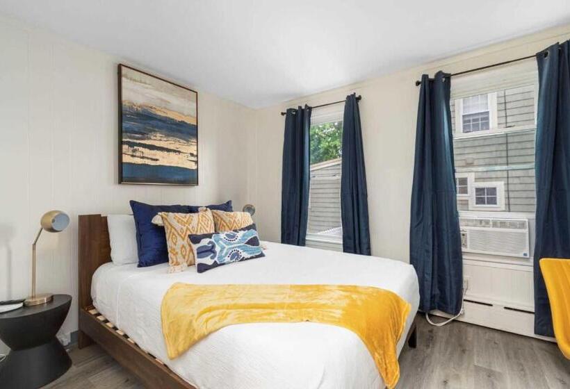 디럭스 스위트, The Beverly