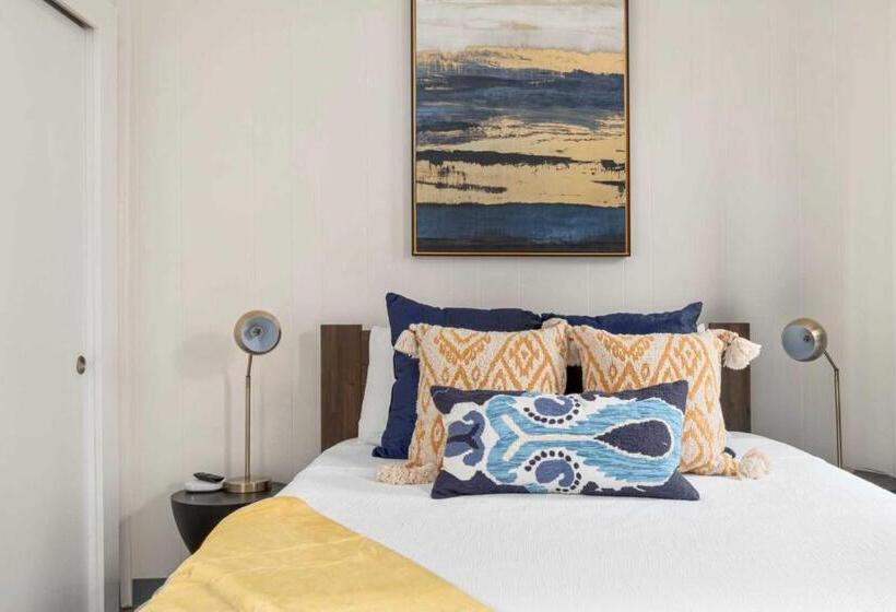 豪华套房, The Beverly