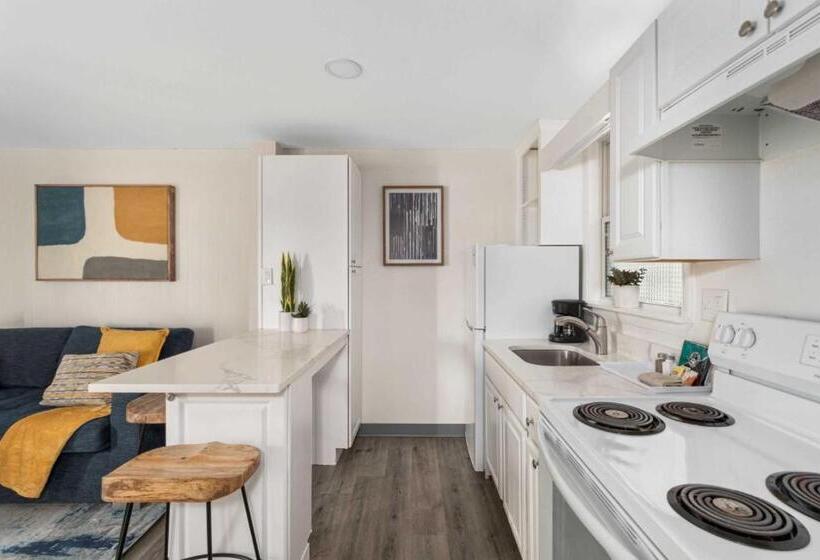 디럭스 스위트, The Beverly