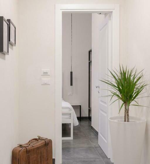 חדר סטנדרט, Mymoon Neas