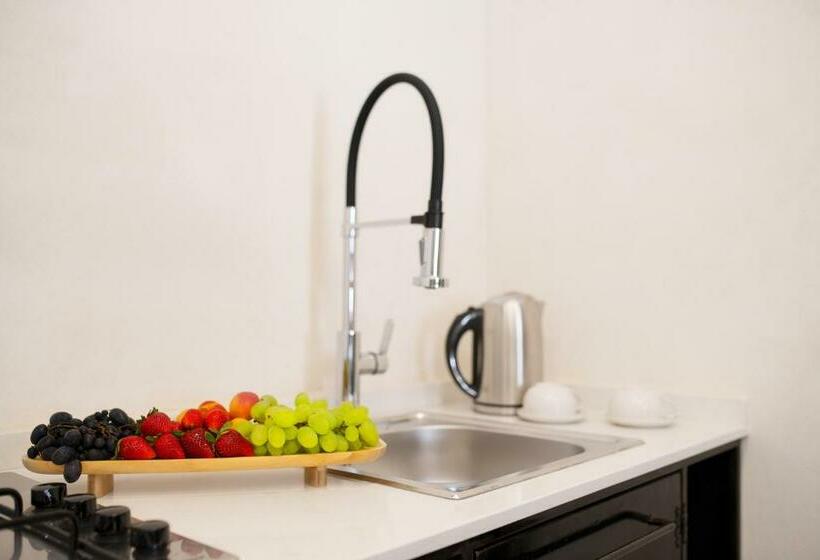 חדר סטנדרט, Mymoon Neas