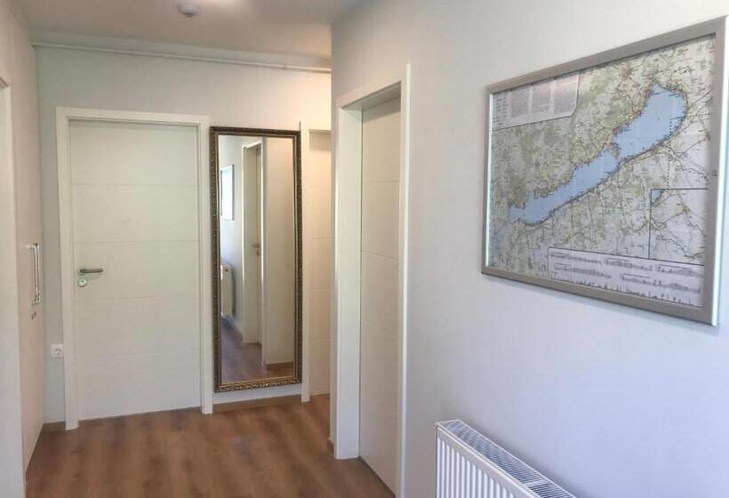 חדר דלוקס עם מרפסת נוף לים, Tóranéző Ház