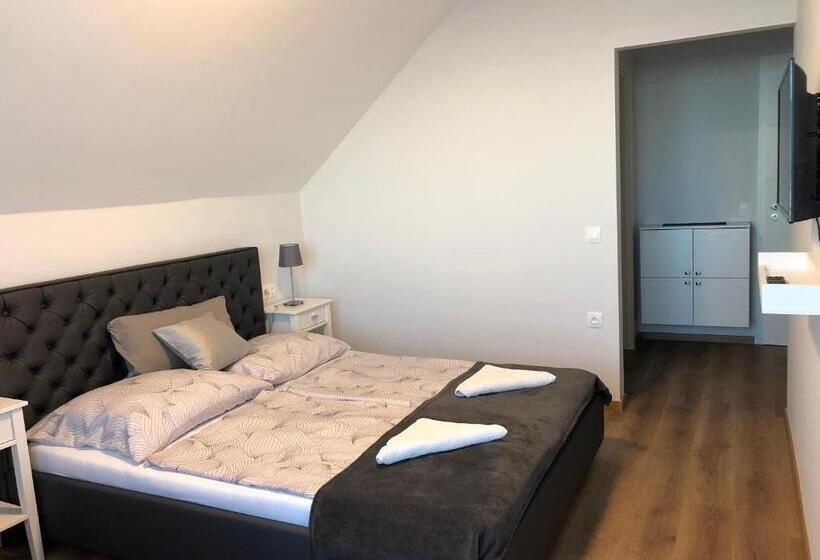 חדר דלוקס עם מרפסת נוף לים, Tóranéző Ház