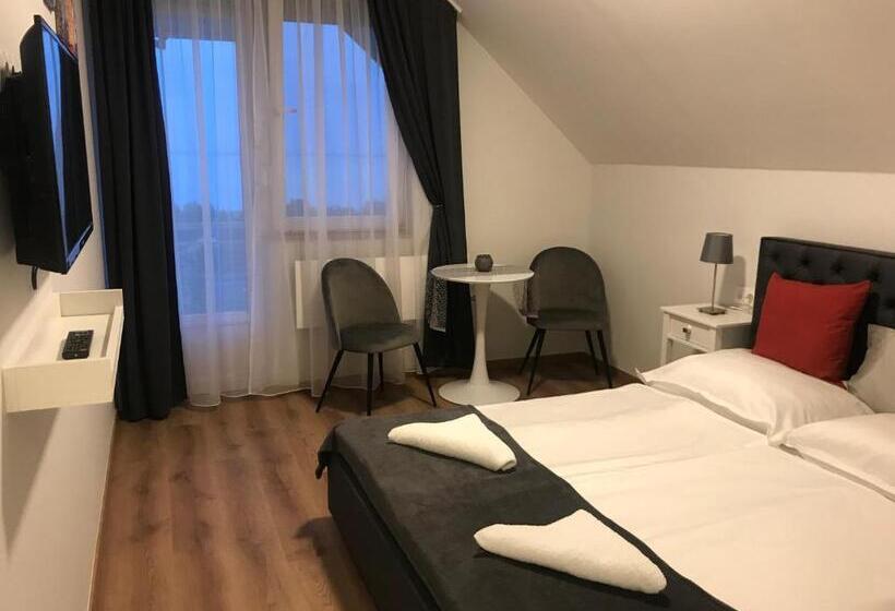 חדר דלוקס עם מרפסת נוף לים, Tóranéző Ház