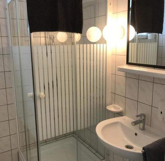 1 Bedroom Apartment Lake View, Tóranéző Ház