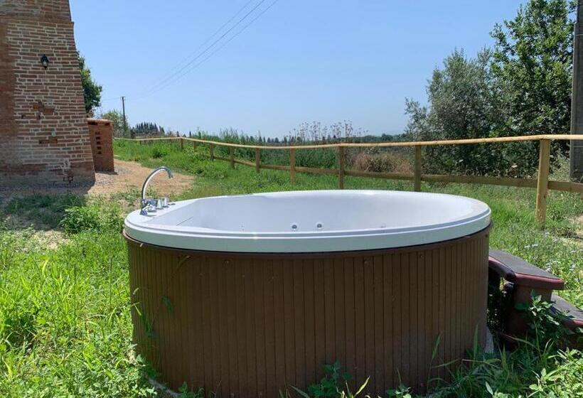 جناح, Agriturismo Diffuso Monte Oliveto Maggiore