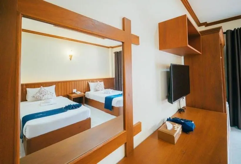 اتاق استاندارد با بالکن, Huen Him Kong Hotel Phrae