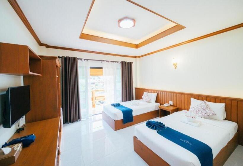غرفة قياسية مزوَّدة بشُرفة, Huen Him Kong Hotel Phrae