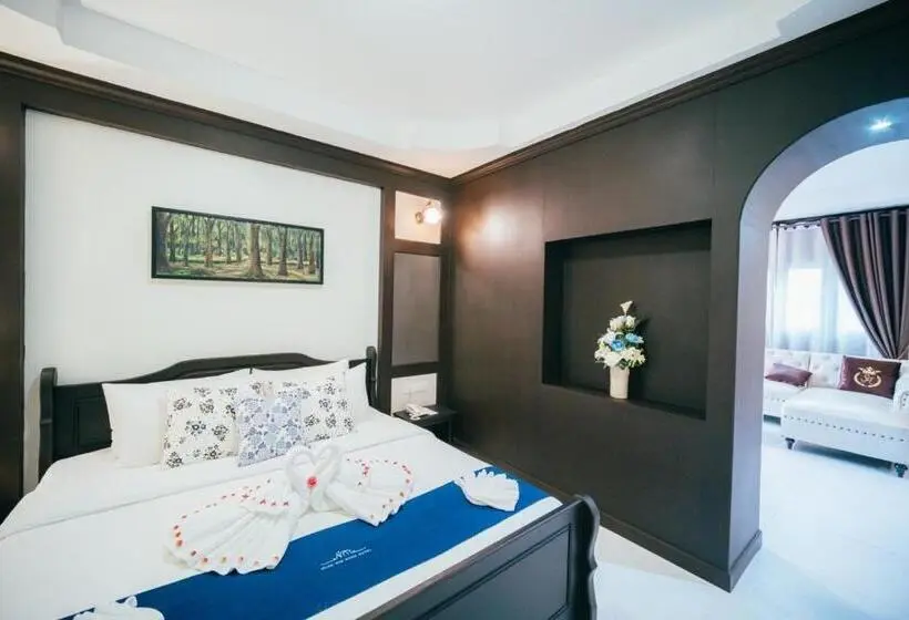 اتاق سوپریور با تخت بزرگ, Huen Him Kong Hotel Phrae