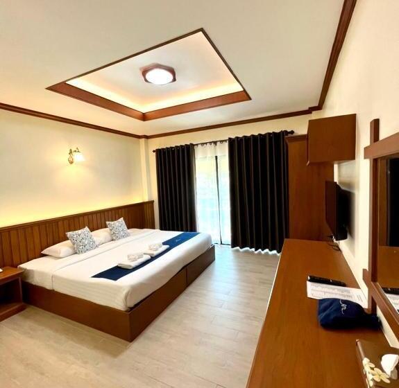 اتاق استاندارد با بالکن, Huen Him Kong Hotel Phrae