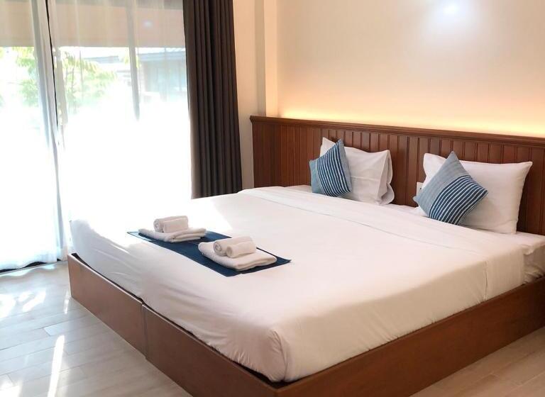 غرفة قياسية مزوَّدة بشُرفة, Huen Him Kong Hotel Phrae