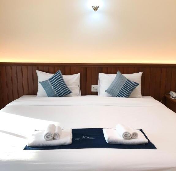 اتاق استاندارد با بالکن, Huen Him Kong Hotel Phrae