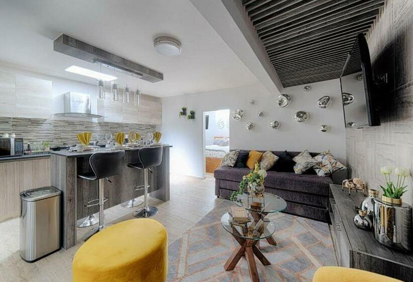 سوئیت با تخت بزرگ, Departamento Amueblado Master Suite