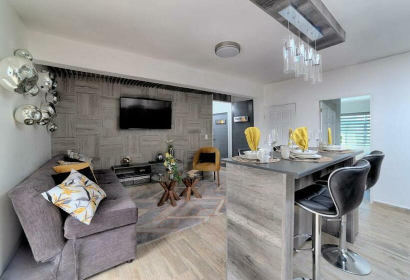 سوئیت با تخت بزرگ, Departamento Amueblado Master Suite