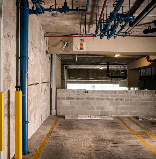 إستديو قياسى مزود بشرفة, Modern And Luxurious Brickell Studio