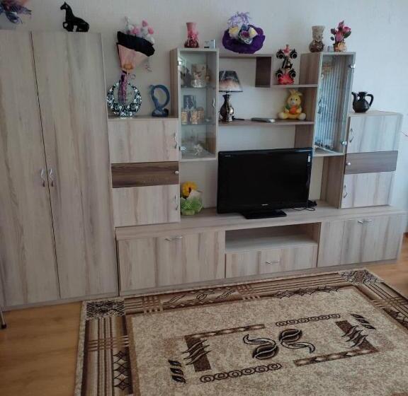 חדר סטנדרט לשלושה, къща за гости орфей